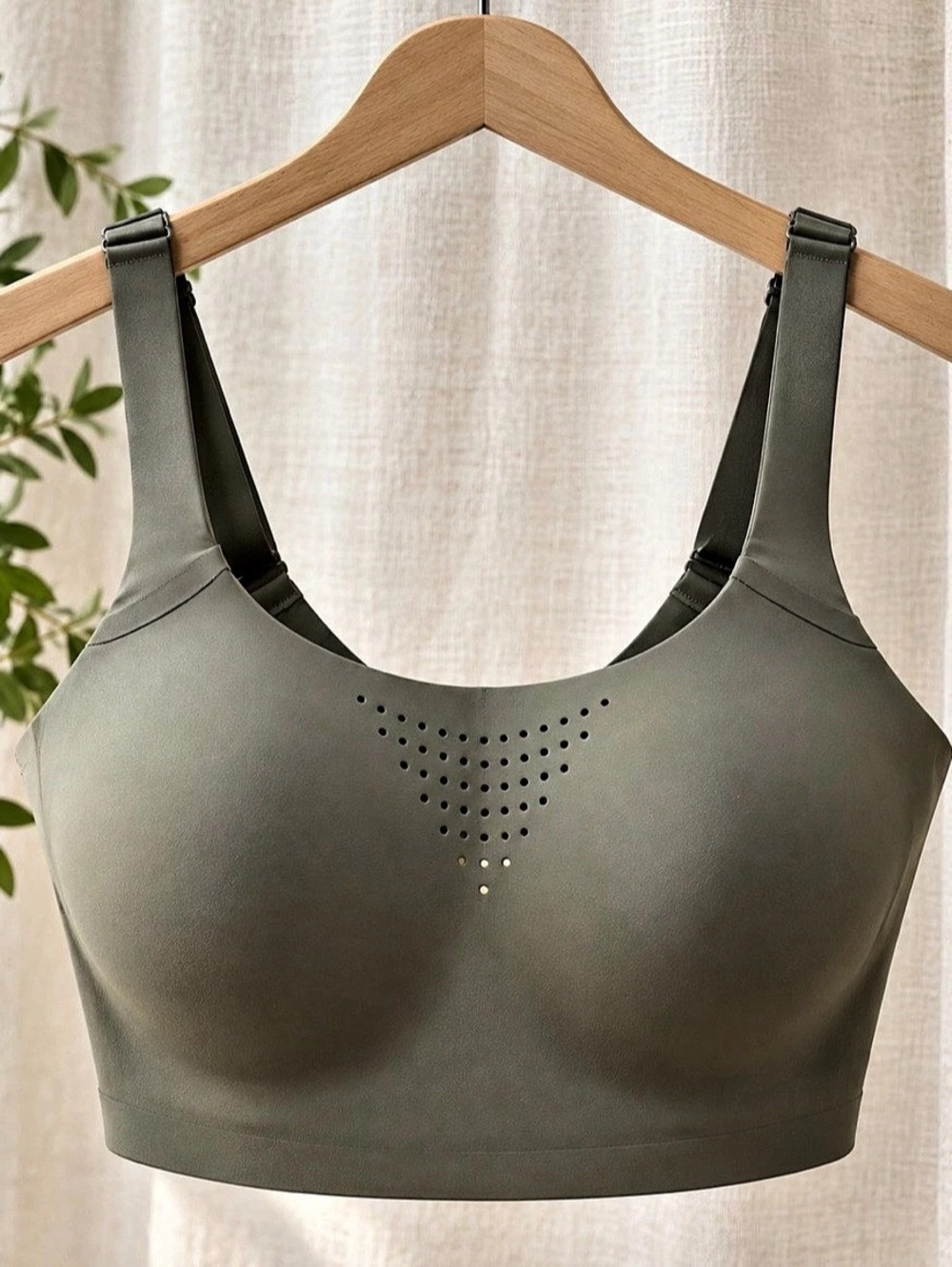 VSTX Sports Bra in Green Size Medium NWT